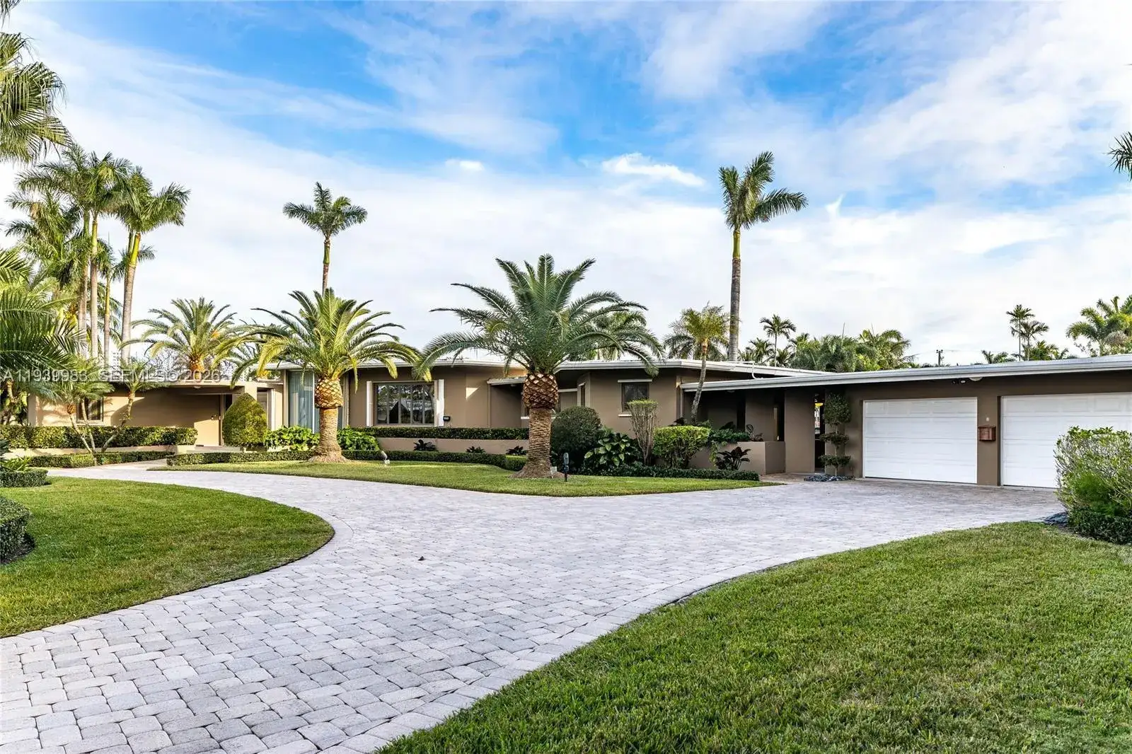 4 bedroom 3 bath Residential Lease for rent at 950 S Southlake Dr # 950, Hollywood FL 33019