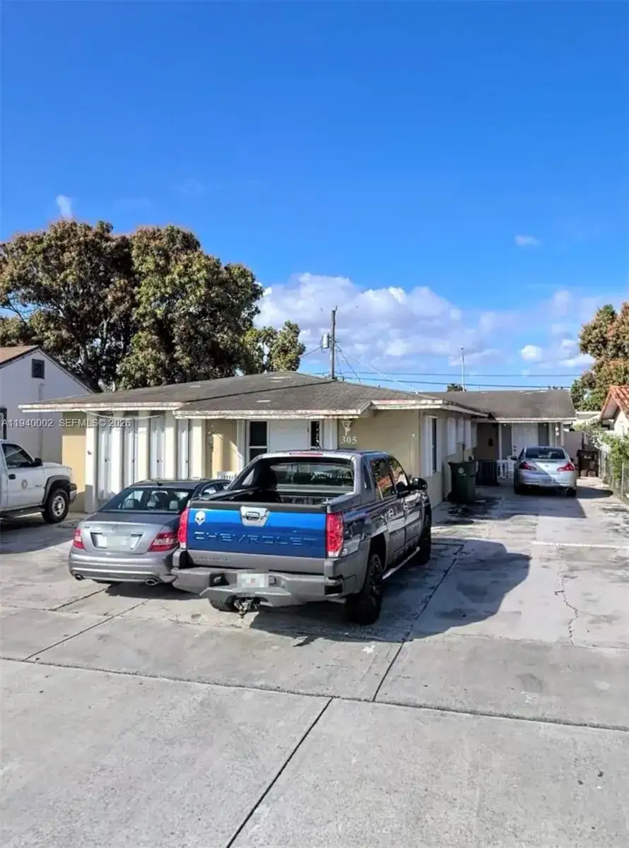 2 bedroom 1 bath Residential Lease for rent at 307 E 14th St, Hialeah FL 33010