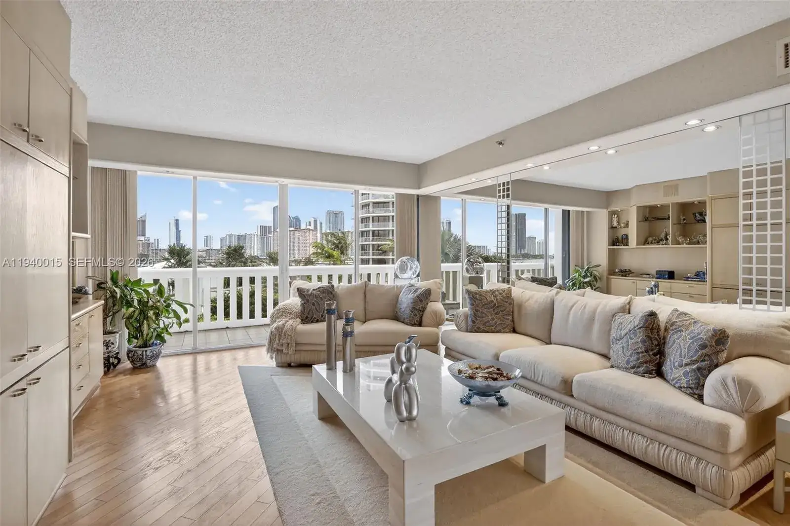 2 bedroom 2 bath Residential for sale at 3000 Island Blvd # 502, Aventura FL 33160