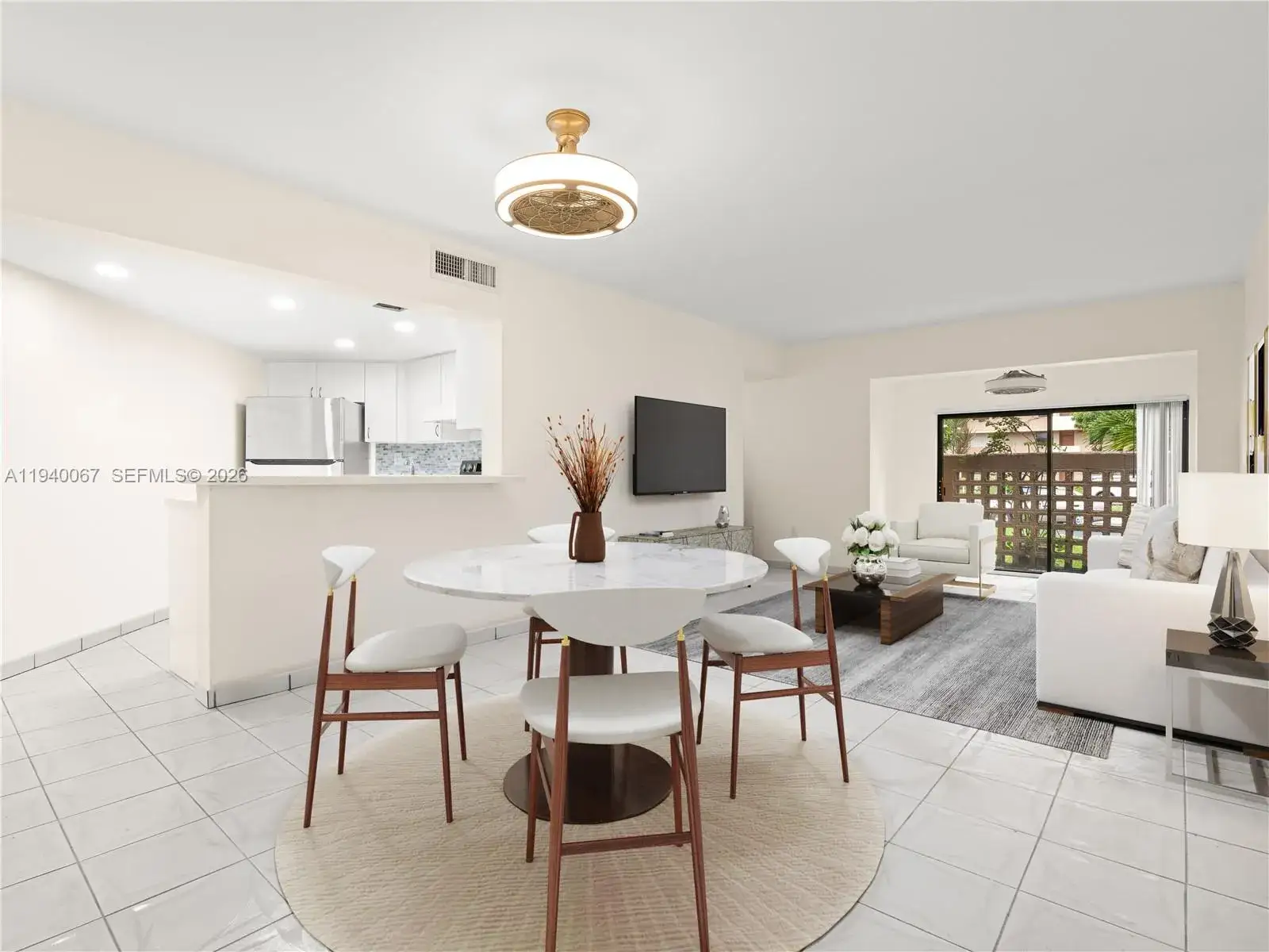 2 bedroom 2 bath Residential for sale at 10249 NW 9th St Cir # 8, Miami FL 33172