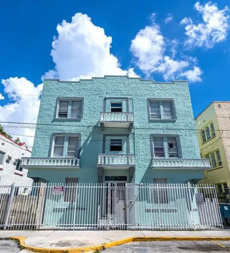 Commercial Sale for sale at 967 SW 5th St, Miami FL 33130