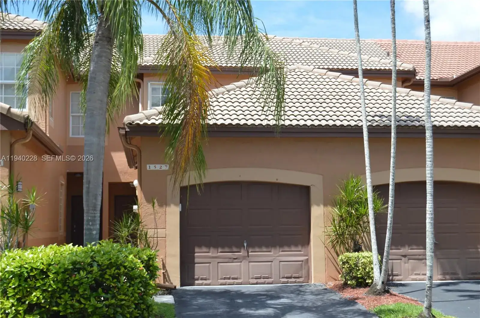 2 bedroom 2 bath Residential Lease for rent at 1527 Veracruz Ln # 15, Weston FL 33327