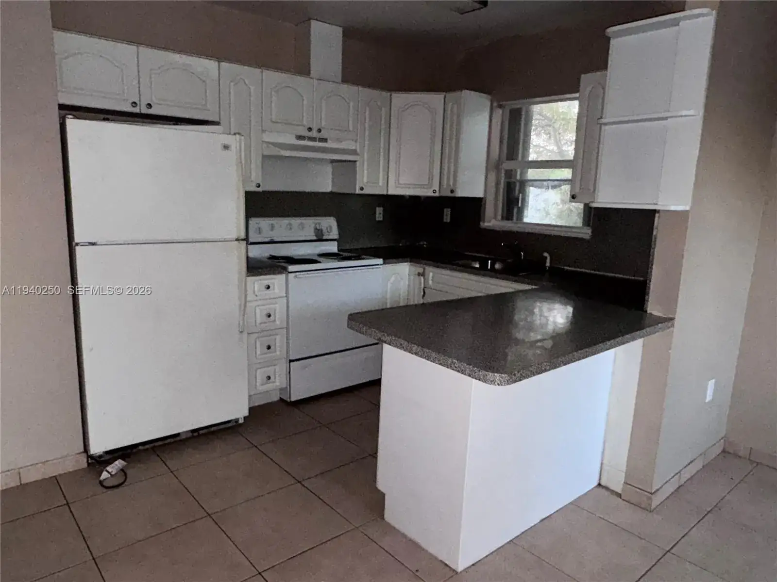 2 bedroom 1 bath Residential Lease for rent at 14140 NE 2nd Ct # 4, Miami FL 33161