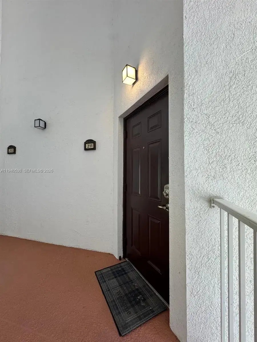 3 bedroom 2 bath Residential Lease for rent at 8800 NW 97th Ave # 211, Doral FL 33178