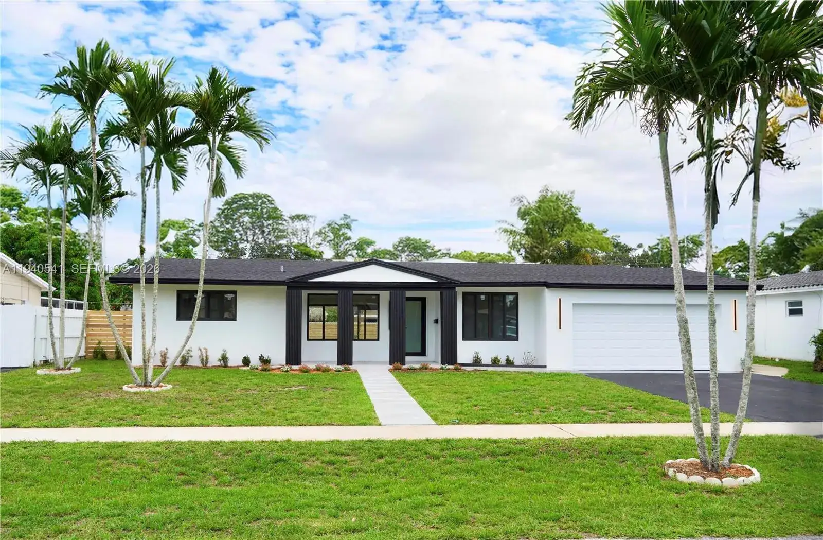 5 bedroom 4 bath Residential for sale at 5260 SW 4th Ct, Plantation FL 33317