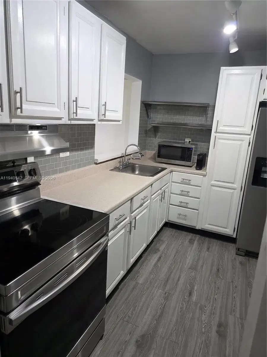 2 bedroom 2 bath Residential Lease for rent at 8065 SW 107th Ave # 202, Miami FL 33173