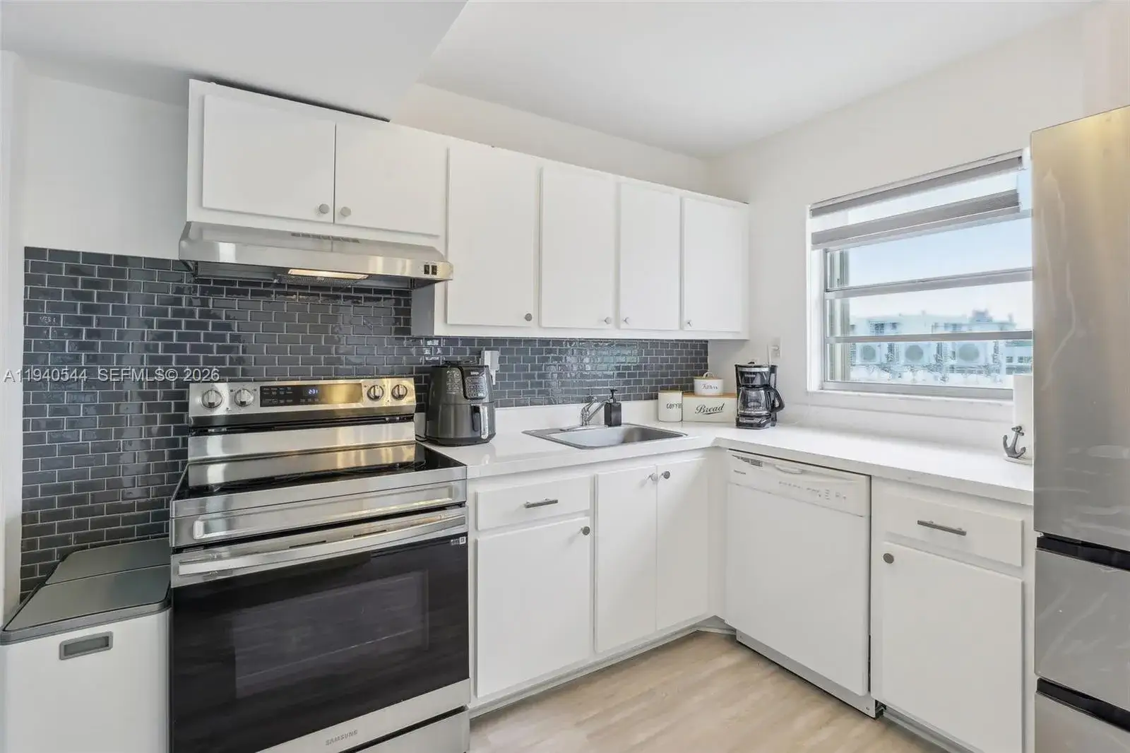 2 bedroom 1 bath Residential Lease for rent at 1345 West Avenue # 304, Miami Beach FL 33139