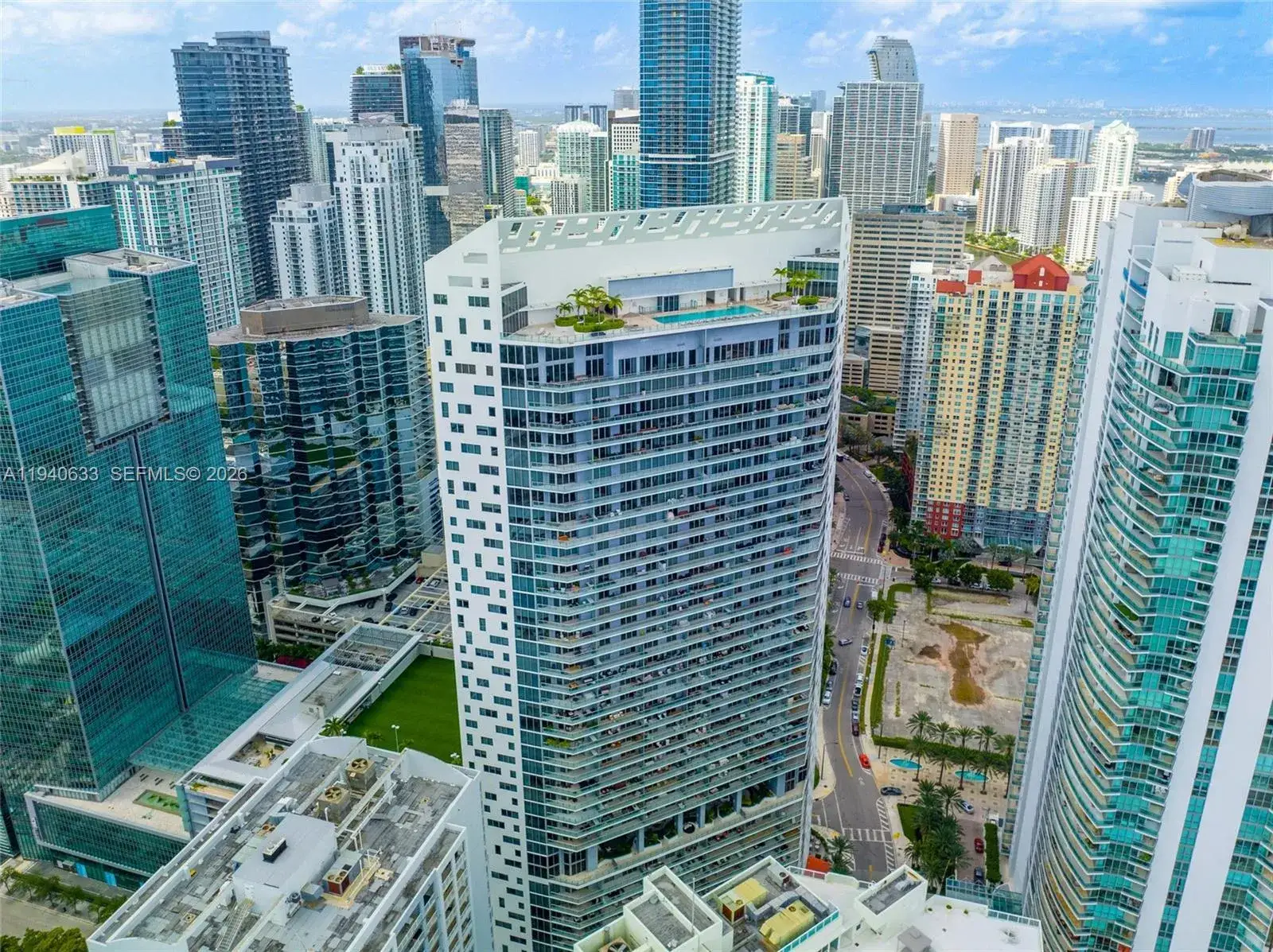2 bedroom 2 bath Residential Lease for rent at 1300 Brickell Bay Dr # 2509, Miami FL 33131