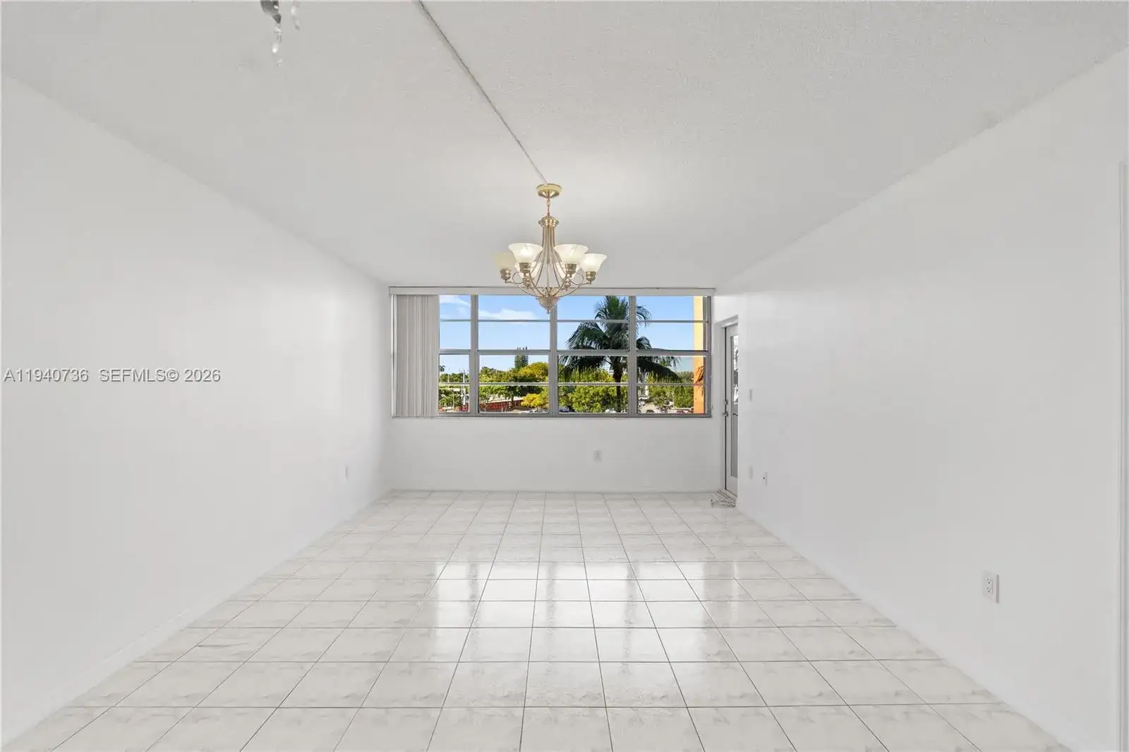 1 bedroom 1 bath Residential for sale at 1351 NE Miami Gardens Dr # 301E, Miami FL 33179