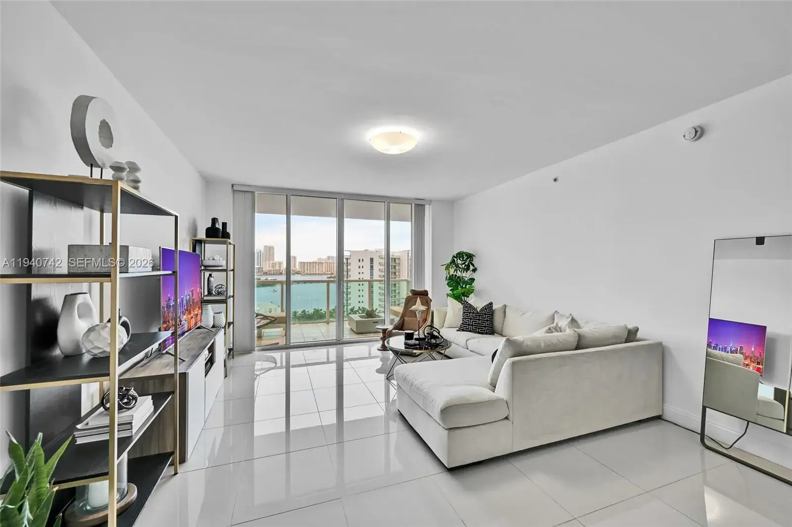 3 bedroom 2 bath Residential for sale at 3330 NE 190th St # 1217, Aventura FL 33180