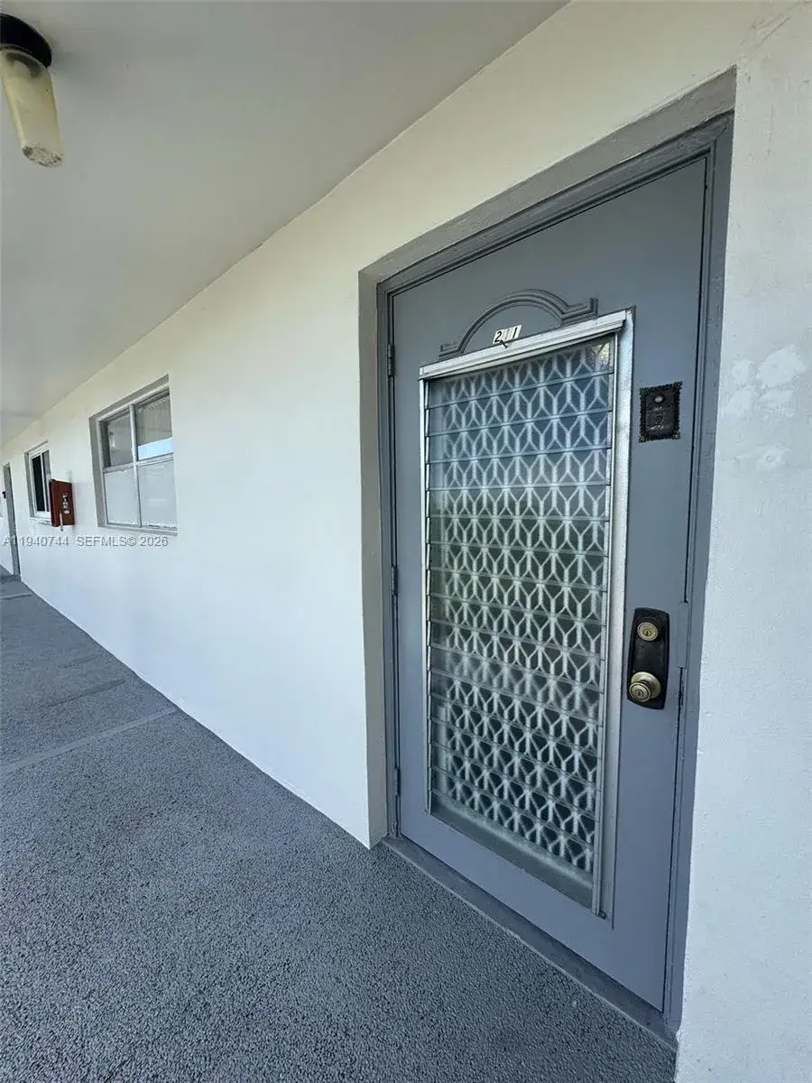 2 bedroom 2 bath Residential Lease for rent at 8450 Sunrise Lakes Blvd # 211, Sunrise FL 33322
