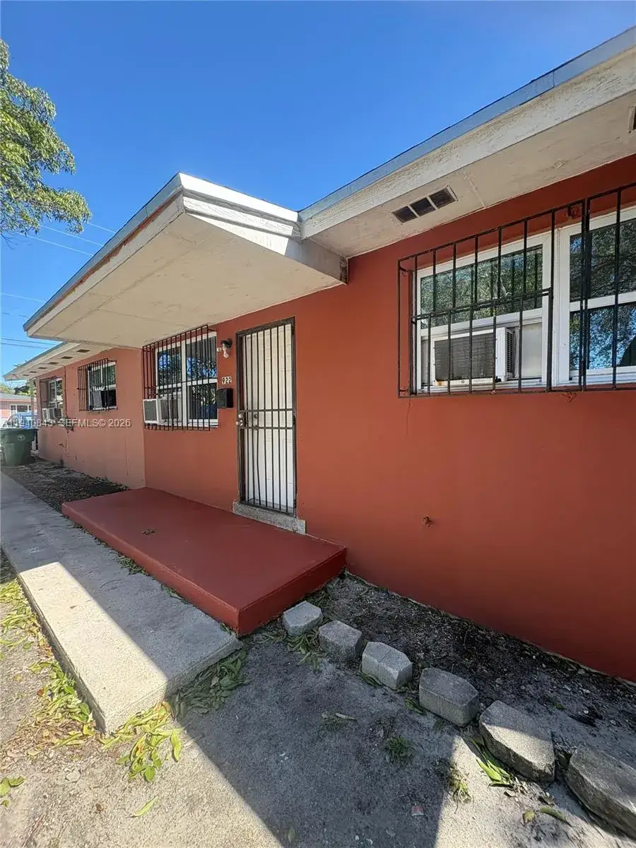 2 bedroom 1 bath Residential Lease for rent at 920 NW 55th Ter # 922, Miami FL 33127
