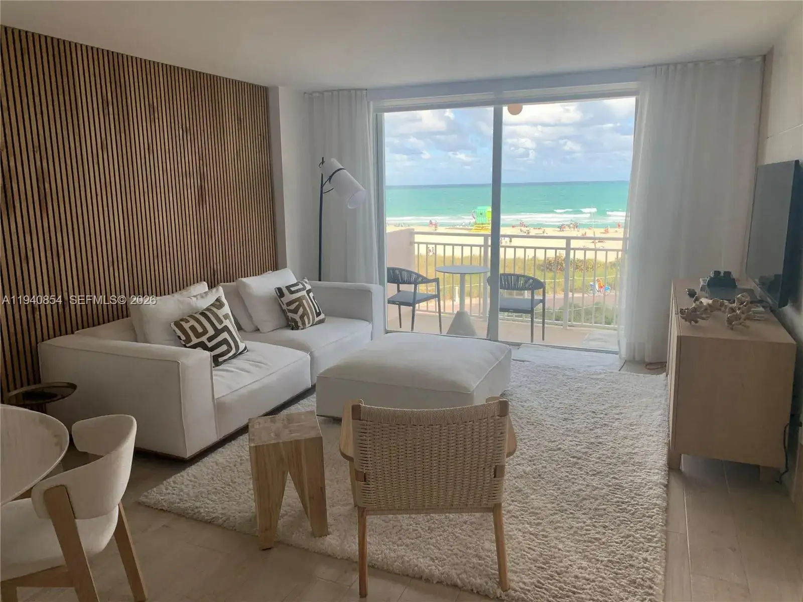 1 bedroom 1 bath Residential Lease for rent at 345 Ocean Dr # 415, Miami Beach FL 33139