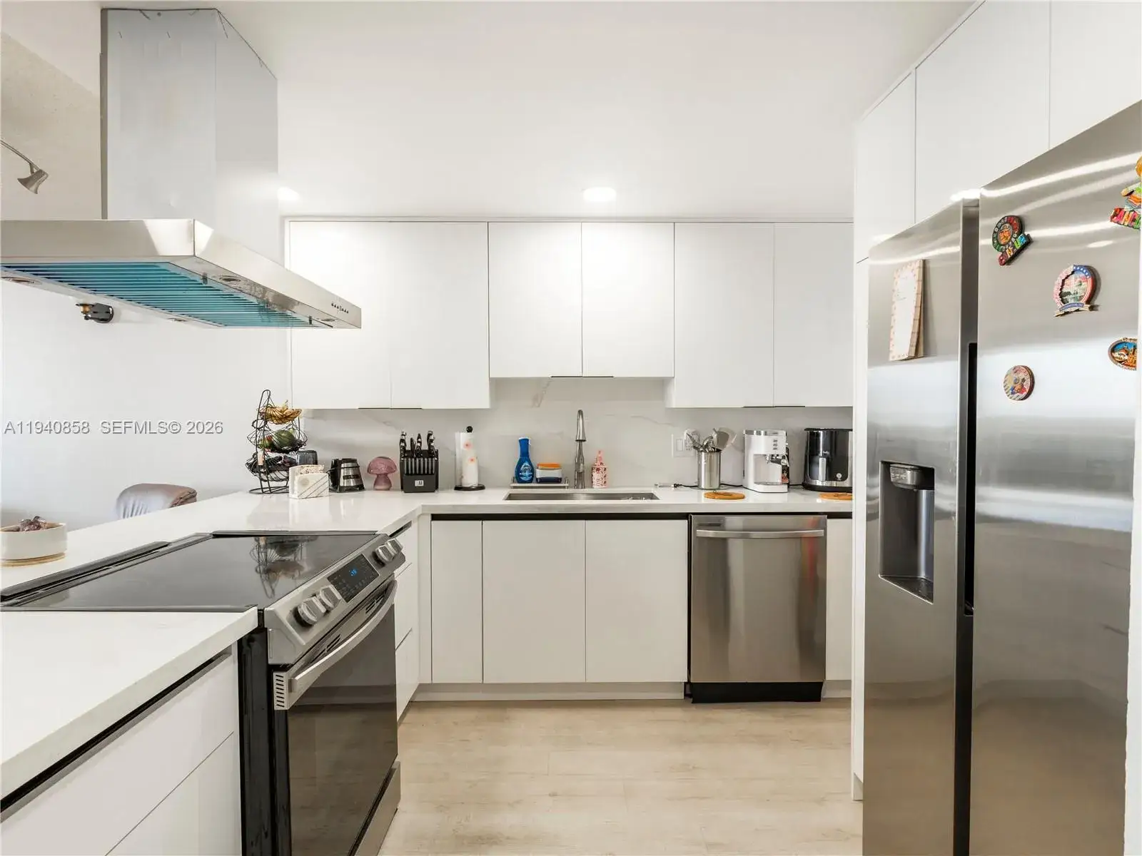 1 bedroom 1 bath Residential Lease for rent at 1825 W 44th Pl # 1205, Hialeah FL 33012