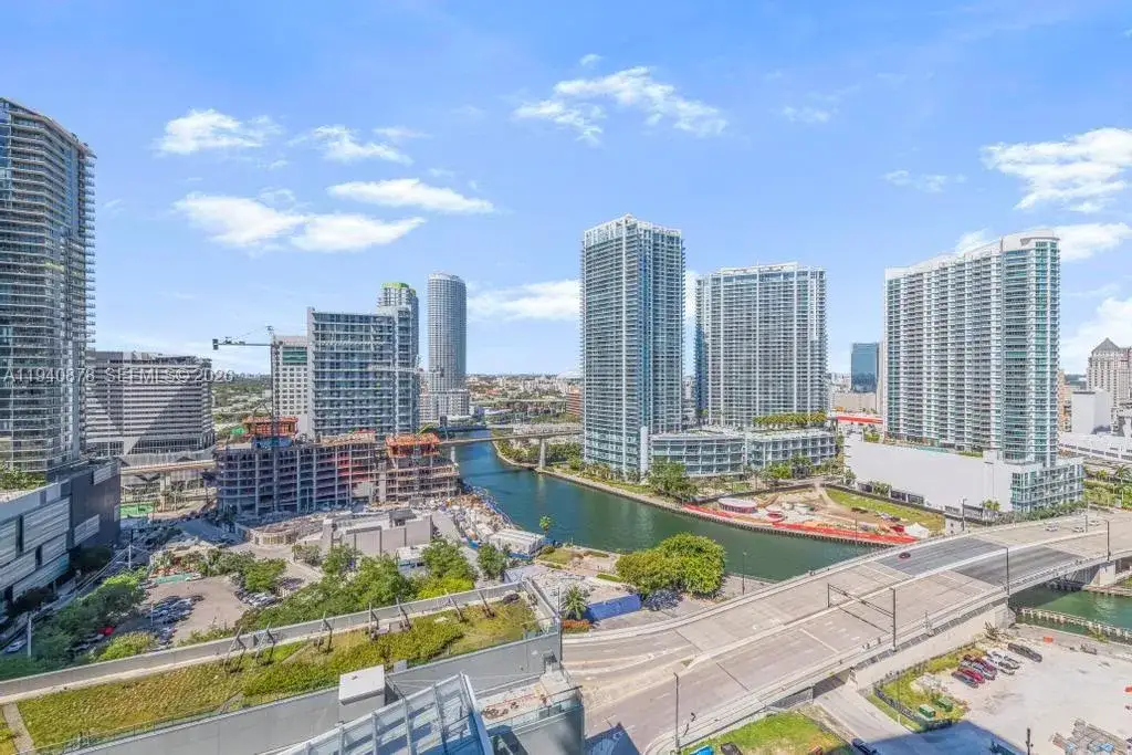 2 bedroom 2 bath Residential for sale at 68 SE 6th St # 1710, Miami FL 33131