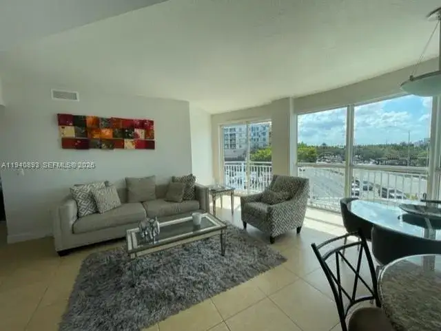 2 bedroom 2 bath Residential Lease for rent at 7270 SW 88th St # B203, Miami FL 33156