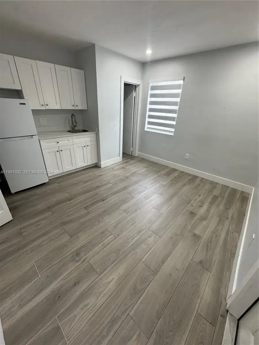 1 bedroom 1 bath Residential Lease for rent at 4081 SW 97th Ct # 1, Miami FL 33165