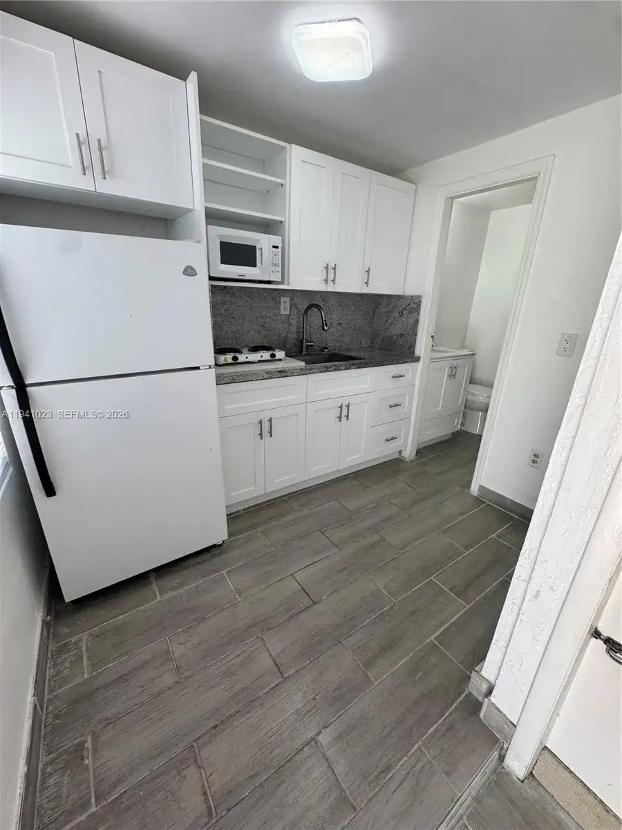 1 bedroom 1 bath Residential Lease for rent at 10245 SW 37th Ter # C, Miami FL 33165