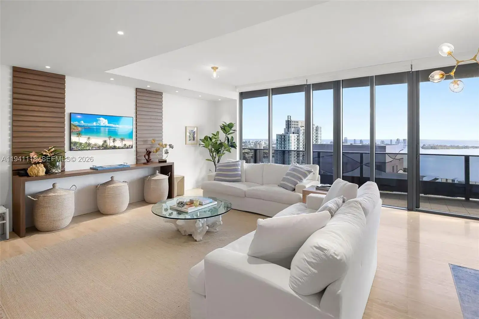 2 bedroom 3 bath Residential for sale at 1000 Brickell Plz, Miami FL 33131
