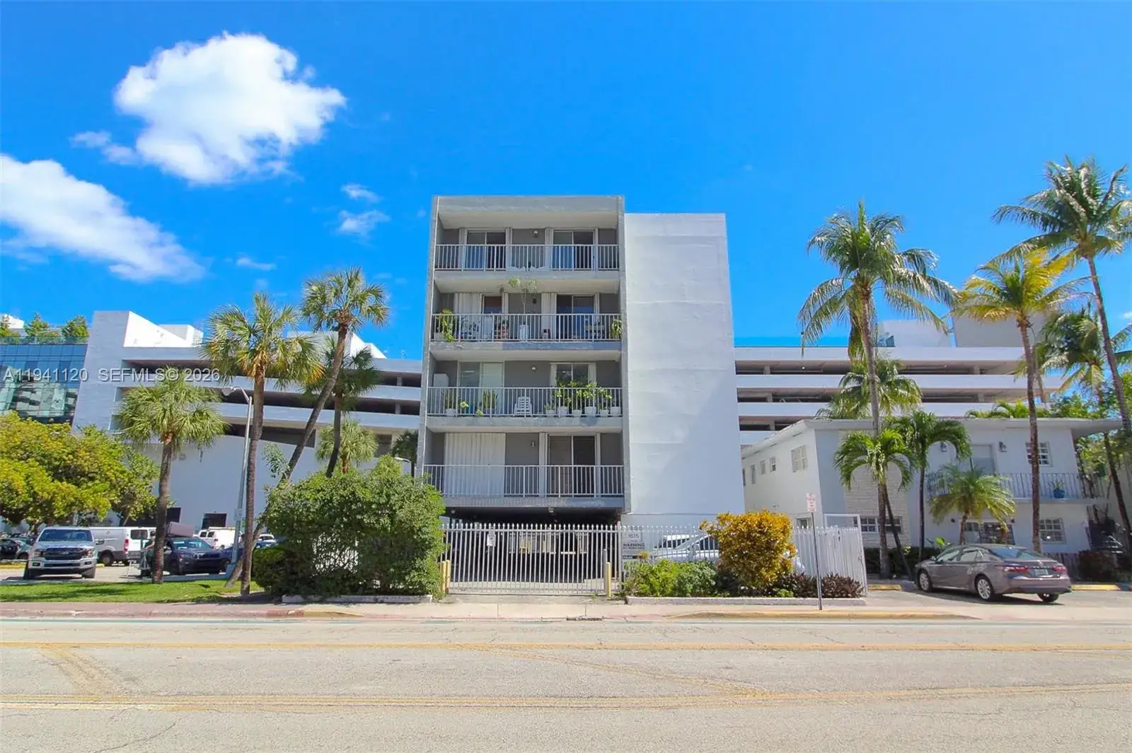 1 bedroom 1 bath Residential Lease for rent at 1615 West Avenue # 304, Miami Beach FL 33139