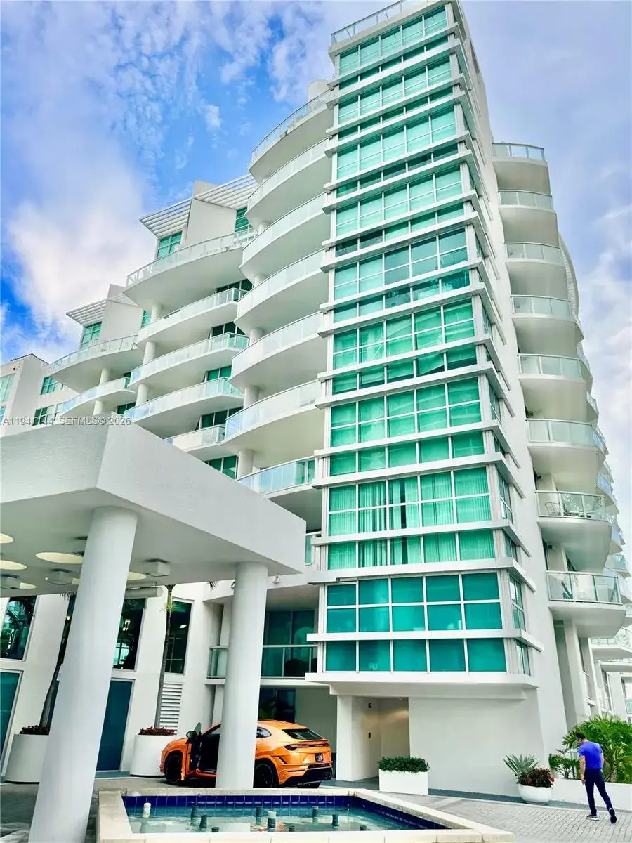 2 bedroom 2 bath Residential for sale at 3131 NE 188th St # 1213, Aventura FL 33180