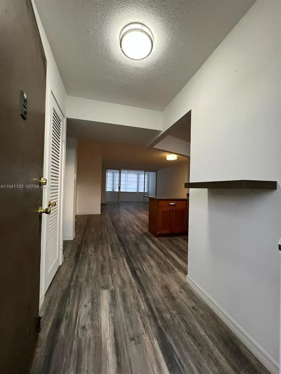 1 bedroom 1 bath Residential Lease for rent at 1680 NE 191st St # 2, Miami FL 33179
