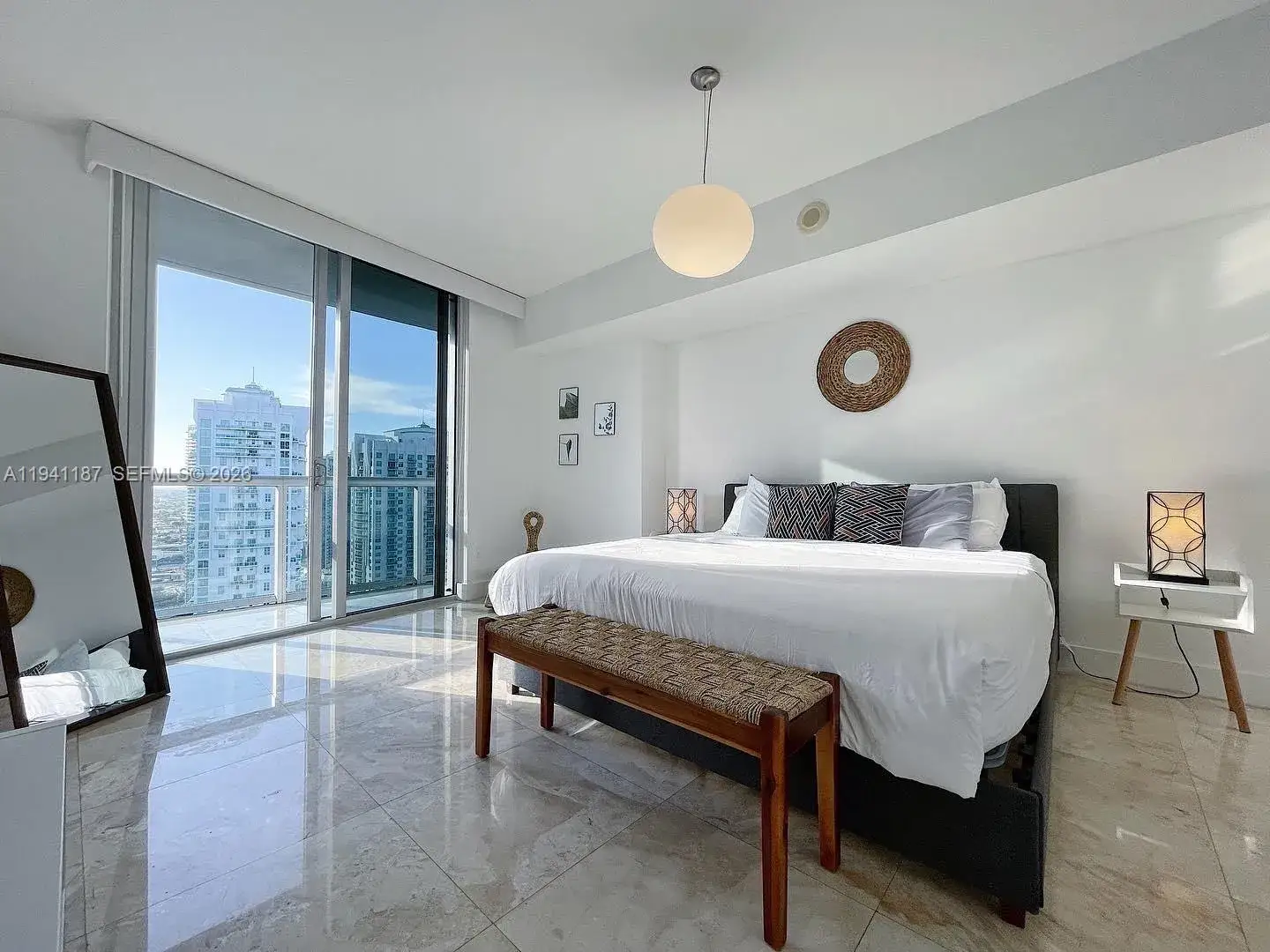 1 bedroom 1 bath Residential for sale at 485 Brickell Ave # 3606, Miami FL 33131