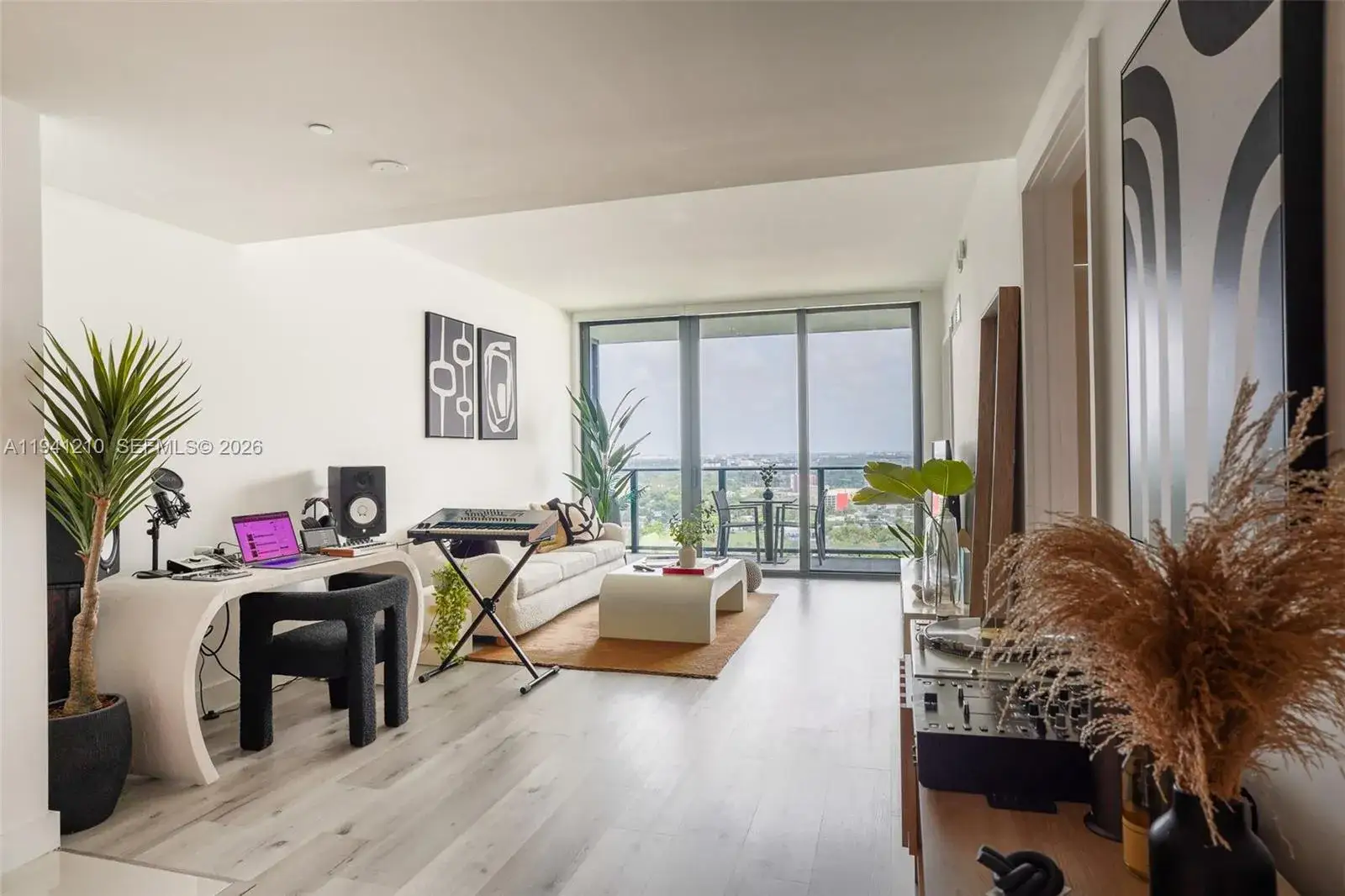 1 bedroom 1 bath Residential for sale at 121 NE 34th St # 2711, Miami FL 33137