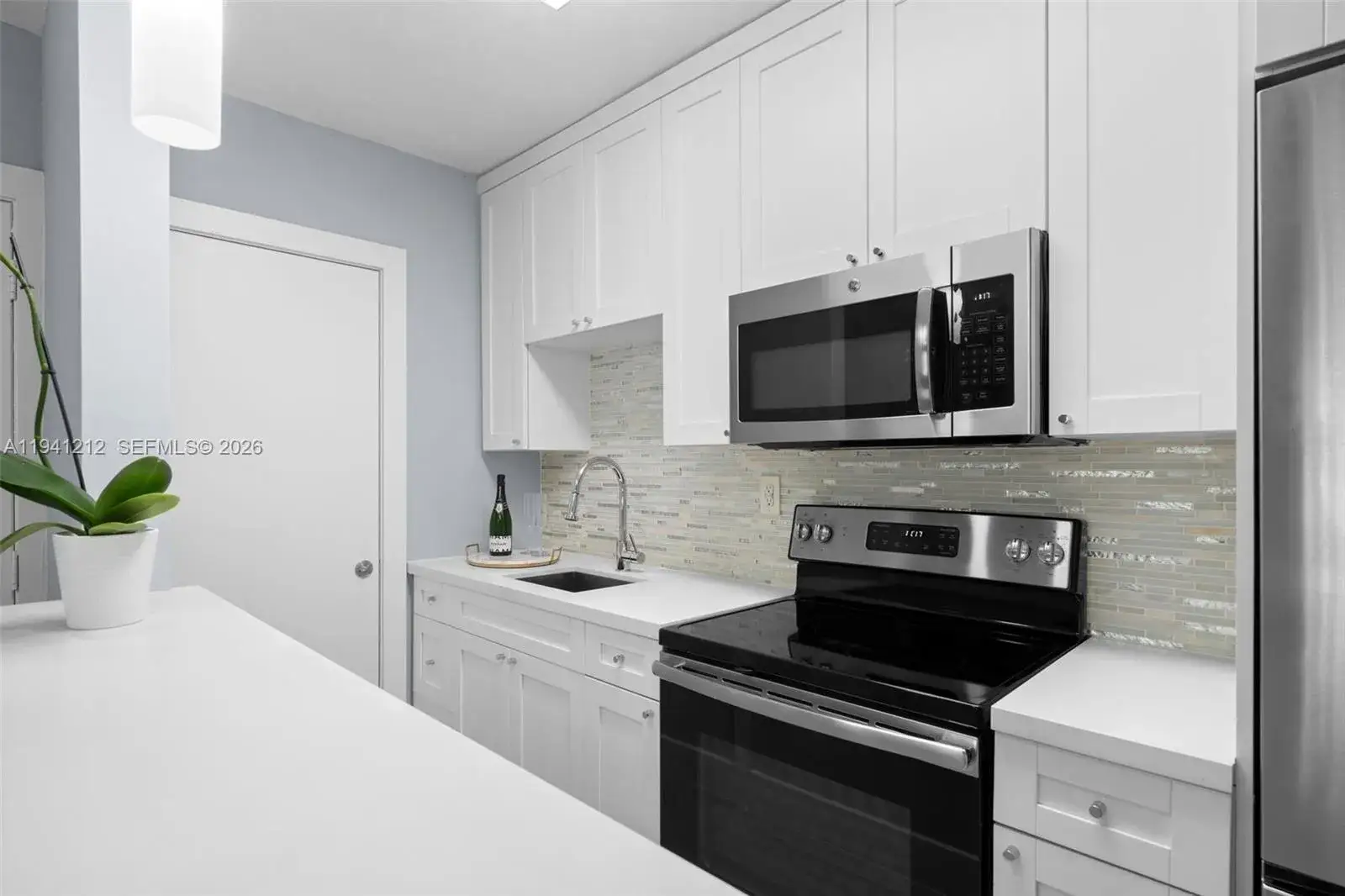 1 bedroom 1 bath Residential Lease for rent at 6330 SW 79th St # 18, South Miami FL 33143