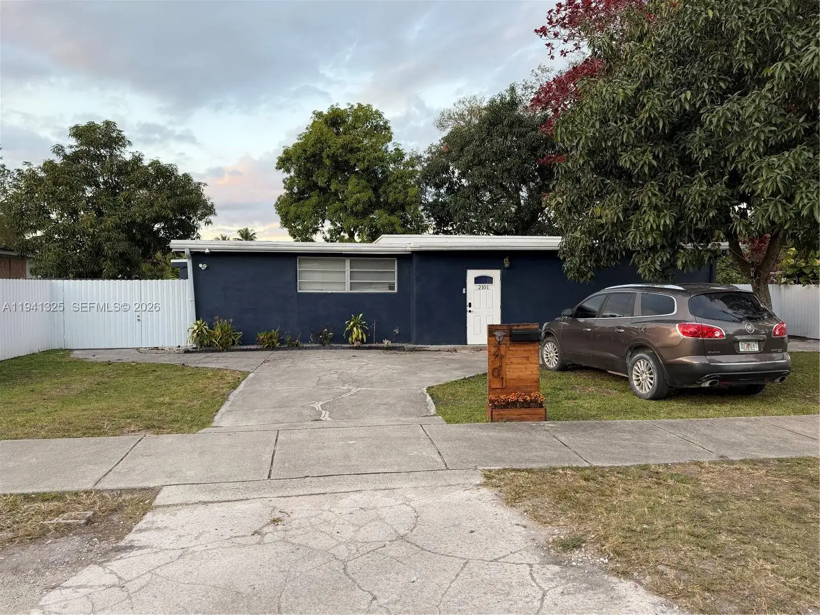 1 bedroom 1 bath Residential Lease for rent at 2101 NW 105th Ter, Miami FL 33147