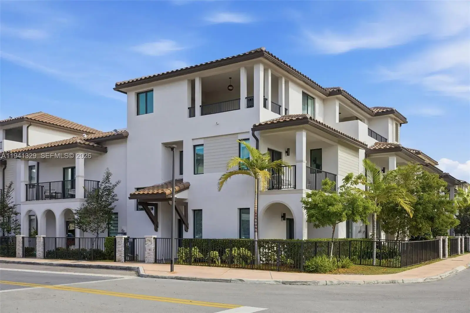3 bedroom 3 bath Residential for sale at 4250 NW 83rd Ave, Doral FL 33166