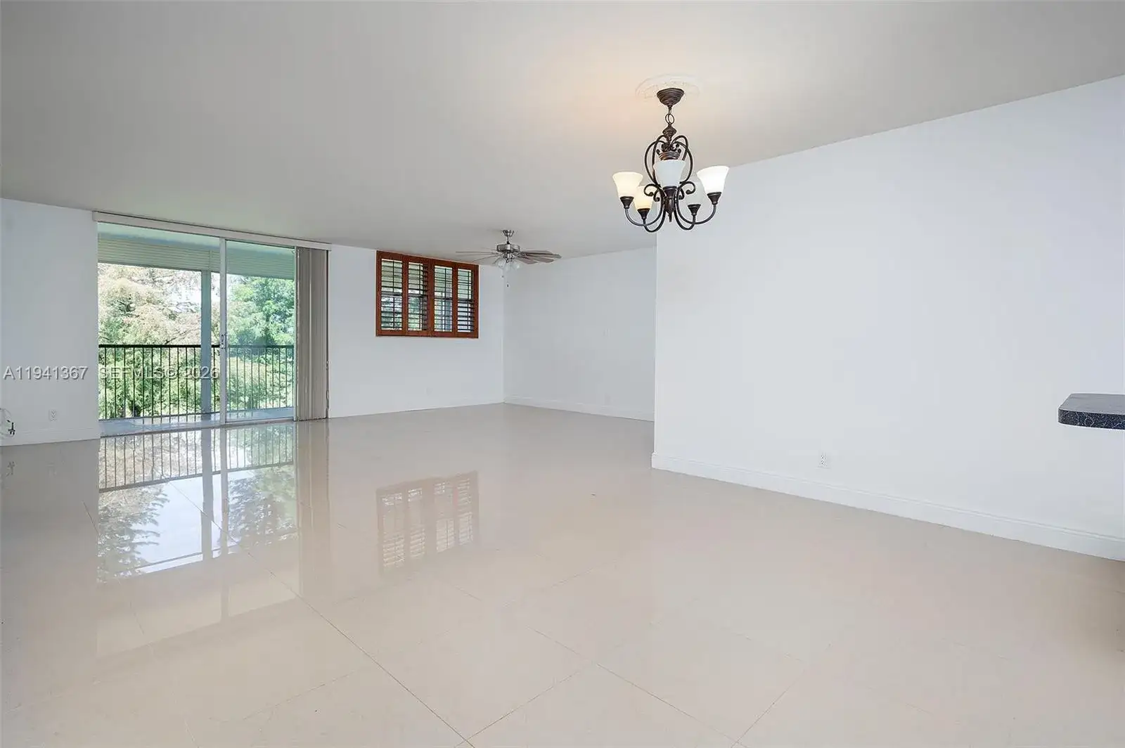 2 bedroom 2 bath Residential for sale at 3150 W Rolling Hills Cir # 307, Davie FL 33328