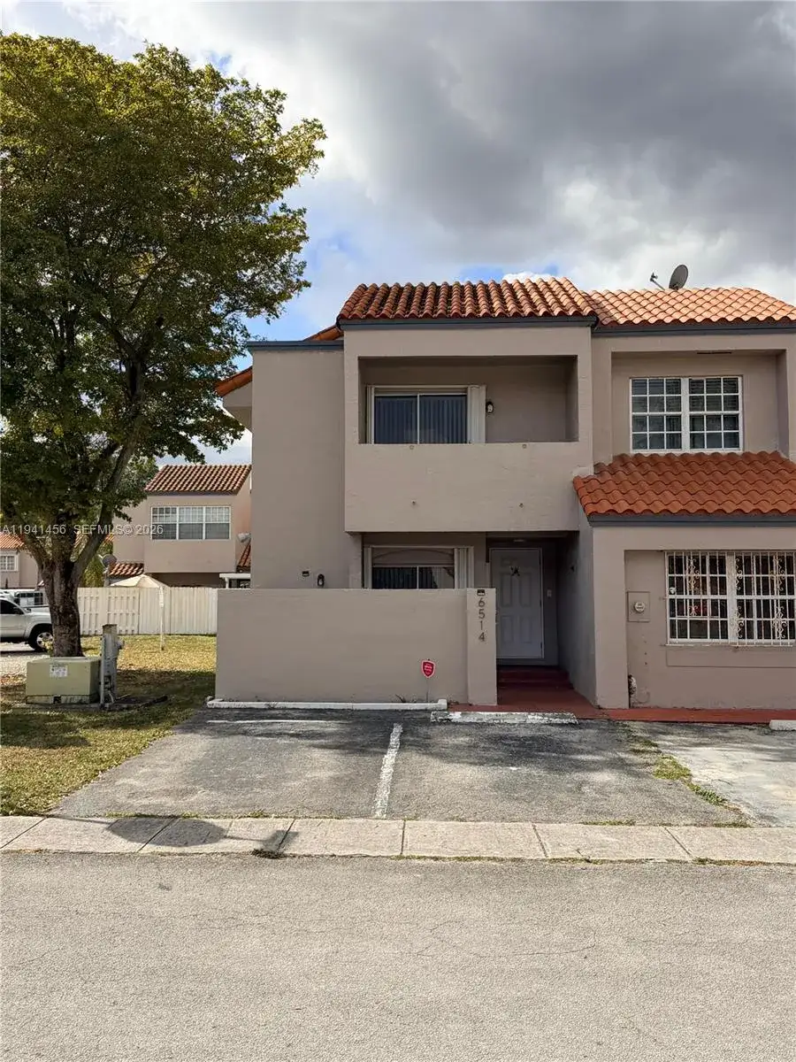 3 bedroom 2 bath Residential for sale at 6514 SW 128th Pl # 6514, Miami FL 33183