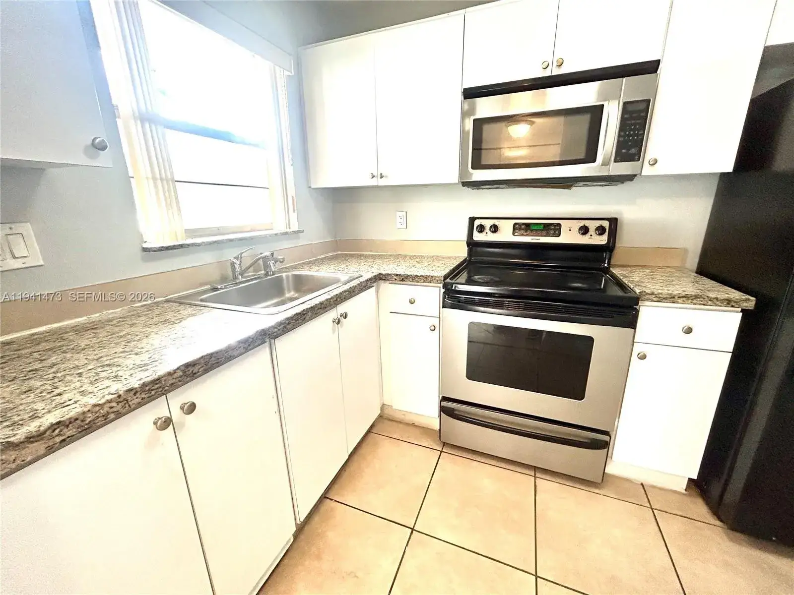 2 bedroom 2 bath Residential for sale at 8300 Sunrise Lakes Blvd # 112, Sunrise FL 33322