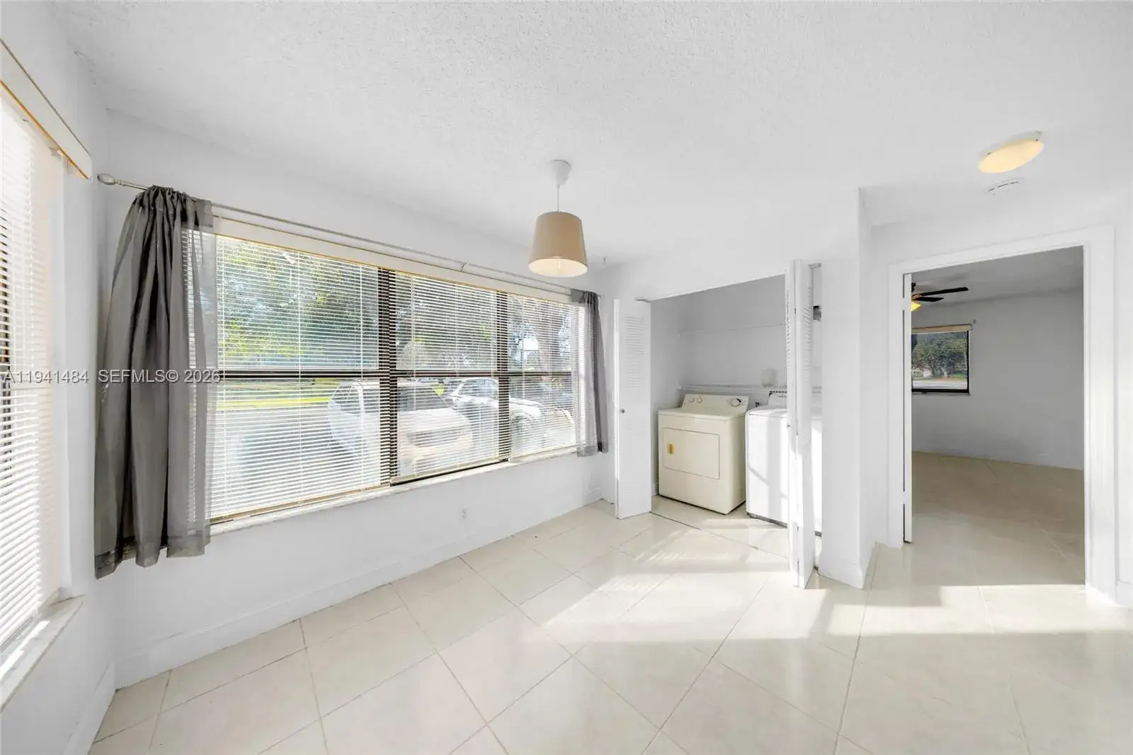 2 bedroom 2 bath Residential for sale at 2986 S University Dr # 8101, Davie FL 33328