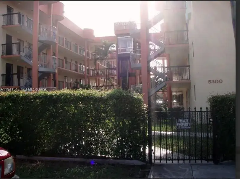 2 bedroom 2 bath Residential Lease for rent at 5290 W 21st Ct # 405, Hialeah FL 33016