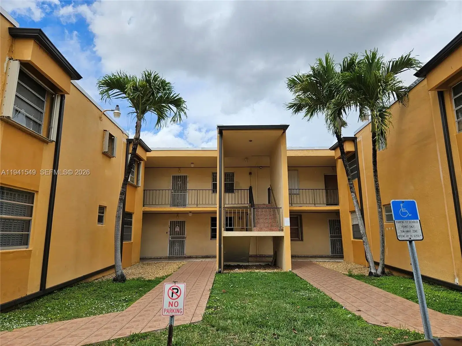 2 bedroom 2 bath Residential Lease for rent at 8990 SW 24th St # 228, Miami FL 33165