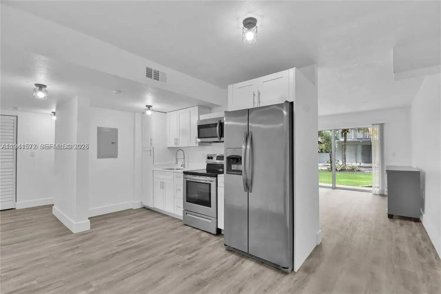 2 bedroom 1 bath Residential for sale at 9371 Fontainebleau Blvd # I101, Miami FL 33172