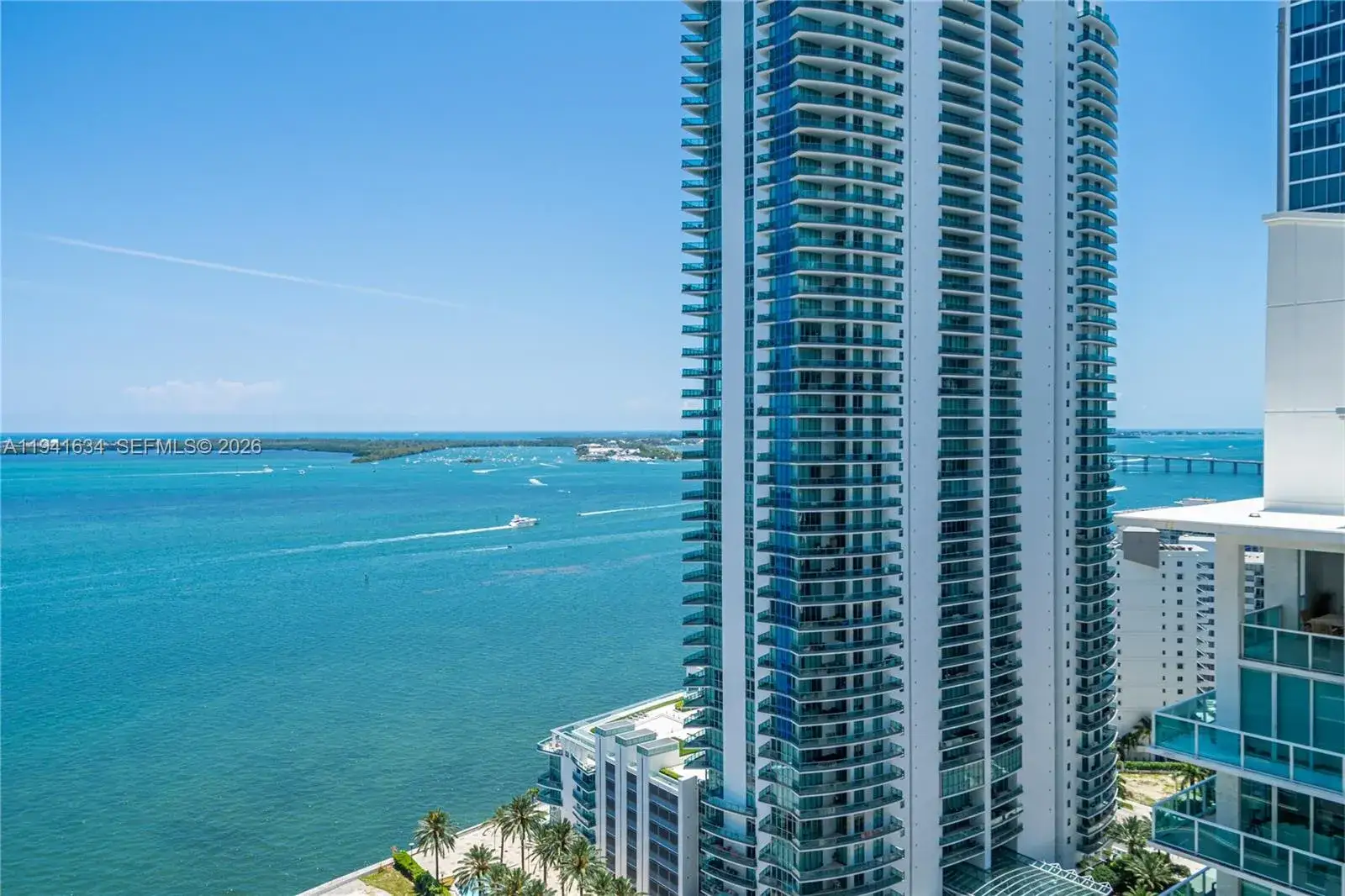 1 bedroom 1 bath Residential for sale at 1200 Brickell Bay Dr # 2807, Miami FL 33131