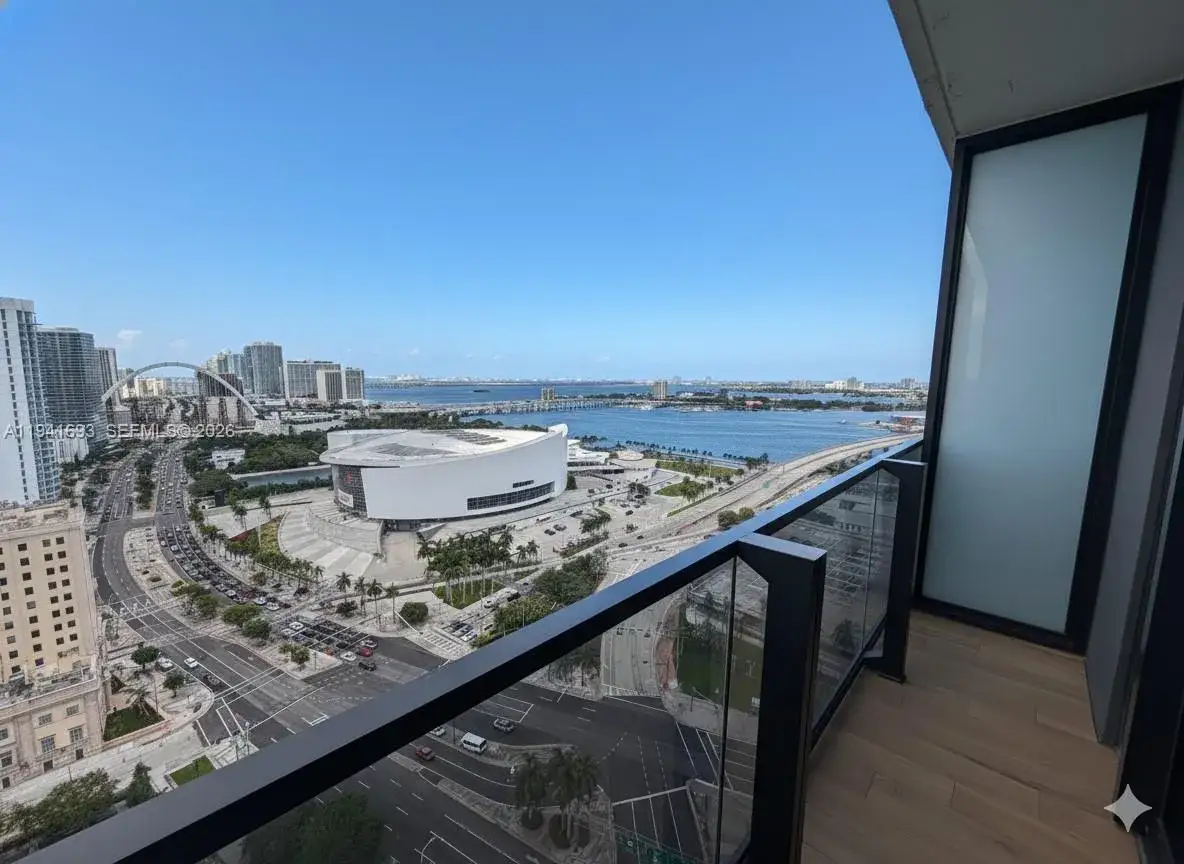 1 bedroom 1 bath Residential Lease for rent at 398 NE 5th St # 1905, Miami FL 33132