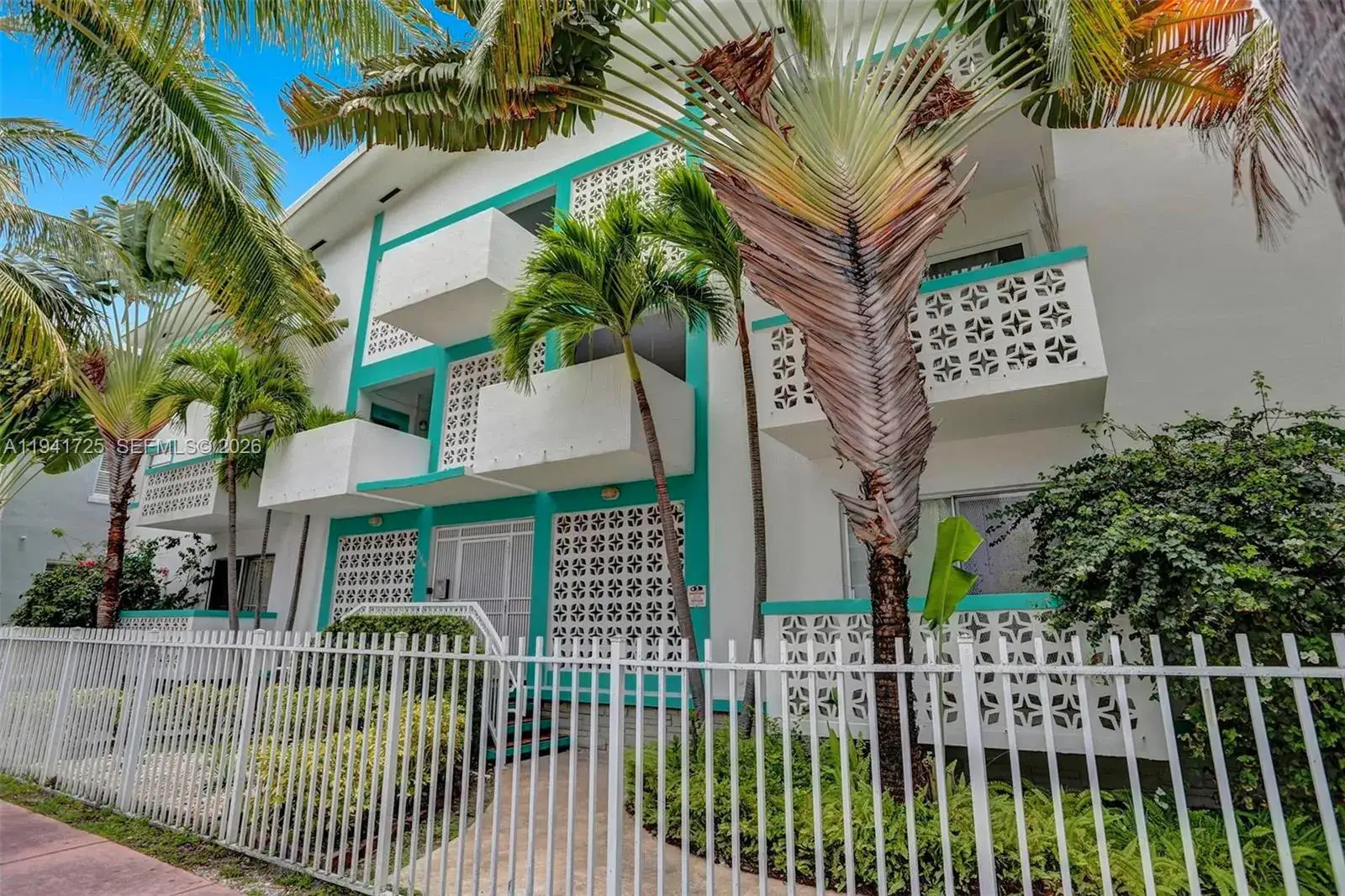 1 bedroom 1 bath Residential for sale at 350 Collins Ave # 310, Miami Beach FL 33139