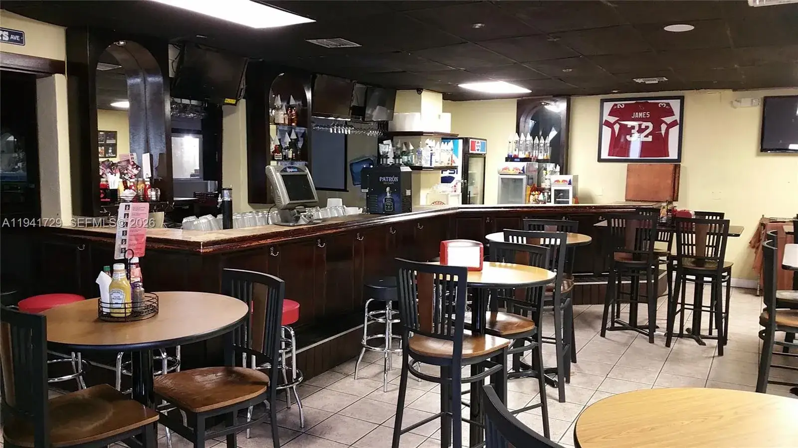 Commercial Sale for sale at 13914 NW 7th Ave, Miami FL 33168