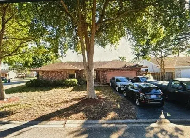 4 bedroom 2 bath Residential for sale at 11202 NW 44th St, Coral Springs FL 33065