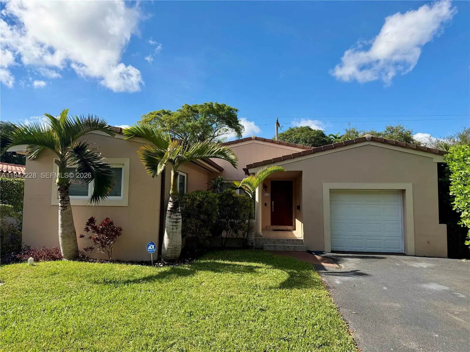 3 bedroom 2 bath Residential Lease for rent at 814 Capri St, Coral Gables FL 33134