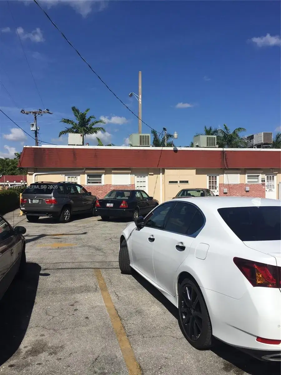 Commercial Sale for sale at 413 S Federal Hwy, Dania Beach FL 33004