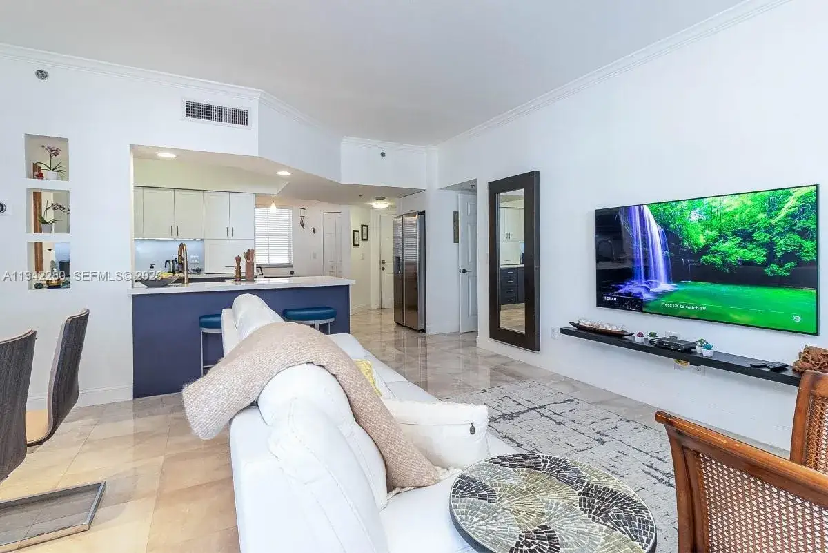 2 bedroom 2 bath Residential Lease for rent at 3165 NE 184th St # 6206, Aventura FL 33160
