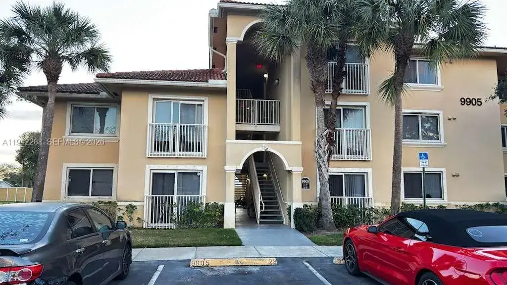 2 bedroom 1 bath Residential Lease for rent at 9905 Westwood Dr # 3, Tamarac FL 33321