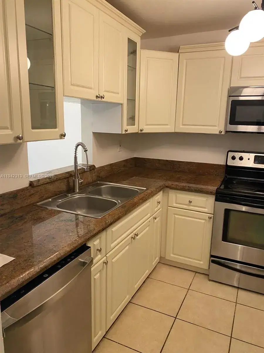1 bedroom 1 bath Residential Lease for rent at 12035 NE 2nd Ave # A110, North Miami FL 33161