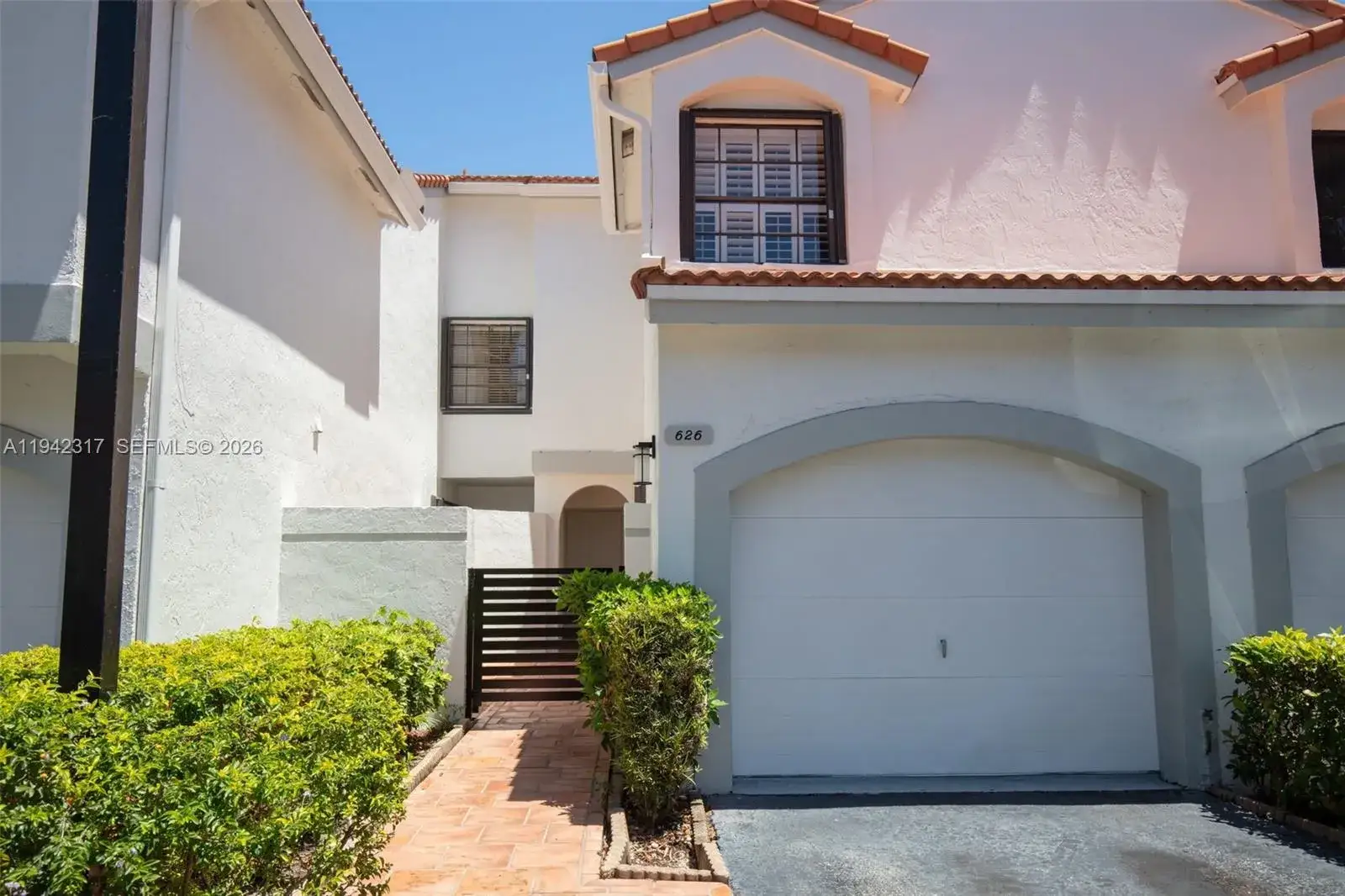 3 bedroom 2 bath Residential for sale at 3525 Magellan Cir # 626, Aventura FL 33180