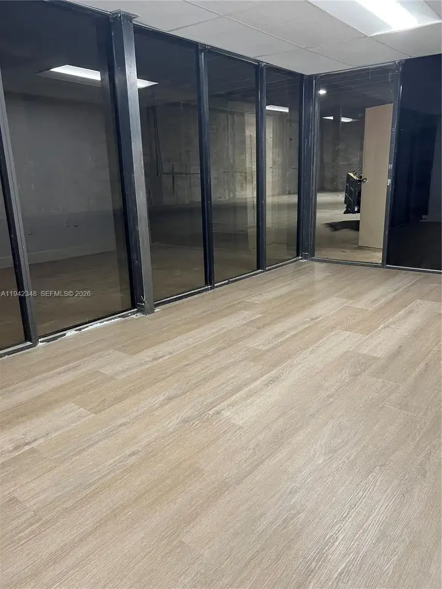 Commercial Sale for sale at 7298 NW 70th St, Miami FL 33166